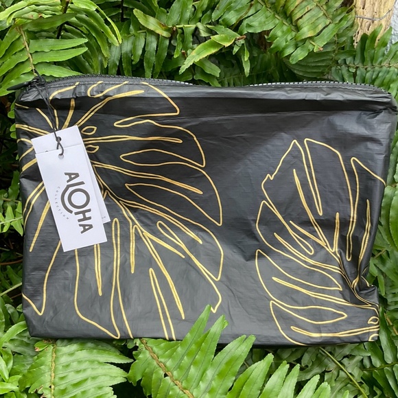 ALOHA Collection Handbags - ALOHA COLLECTION Large Black & Gold Pouch NWT
